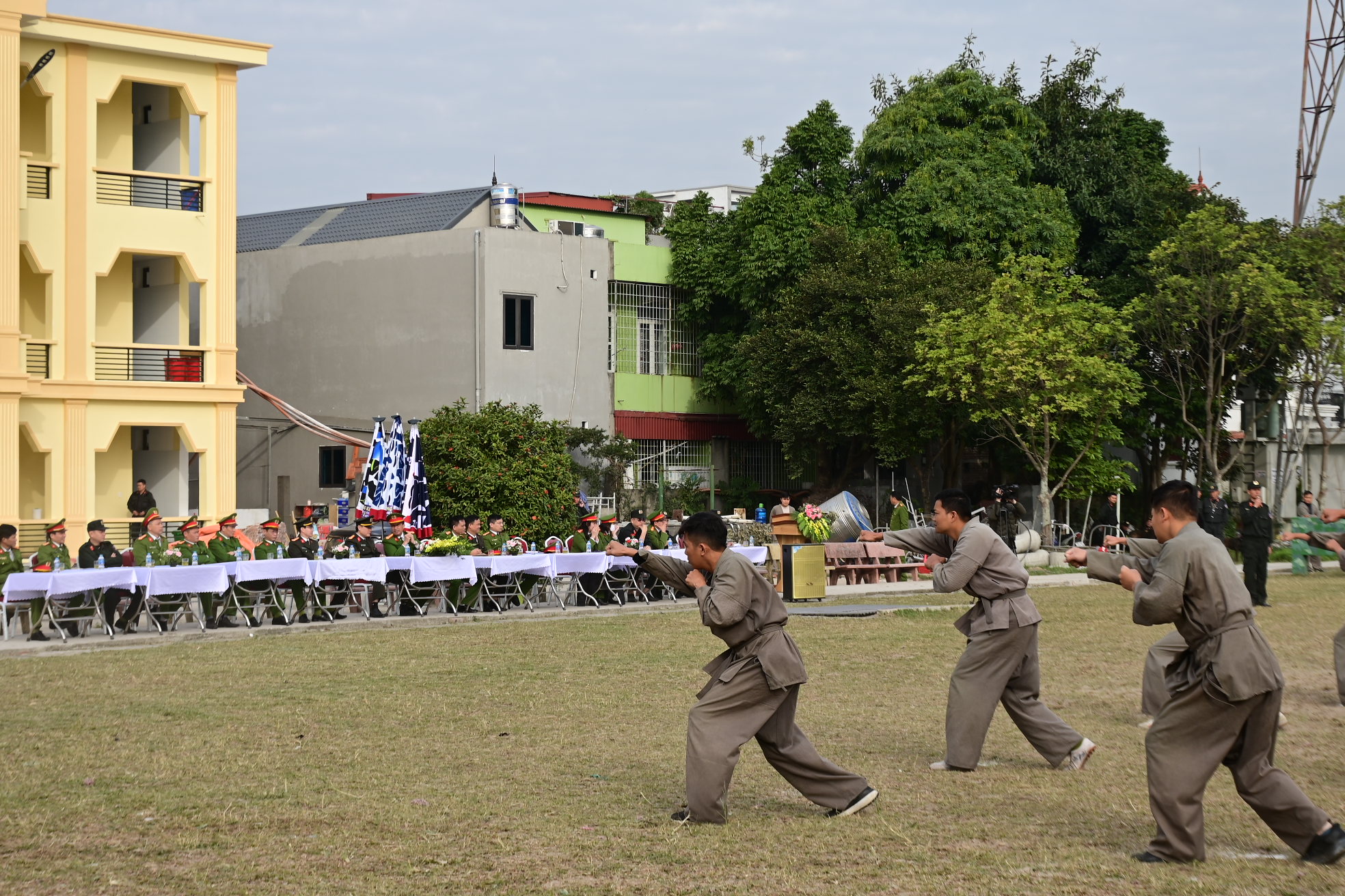 Phòng Cảnh sát cơ động CATP: Tổ chức báo cáo kết quả huấn luyện Trung đoàn Cảnh sát cơ động dự bị chiến đấu, lớp 3, năm 2023.